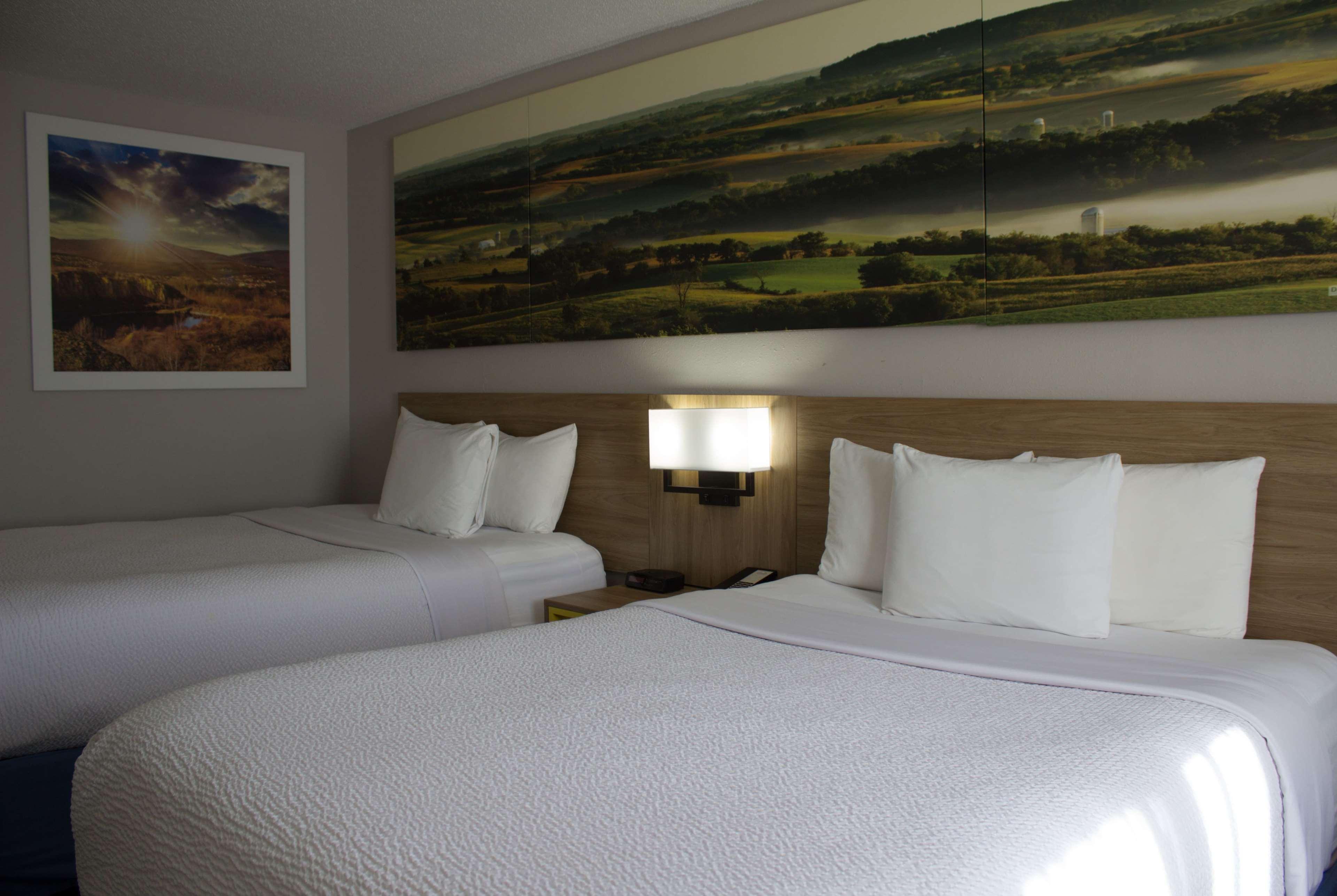 Days Inn By Wyndham Колбі Екстер'єр фото